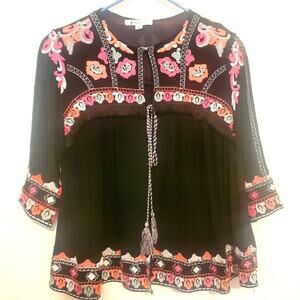 Nylon Apperal Embroidered tie front topper. Size M